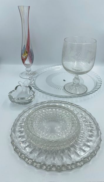null Lot including: a coaster and two coasters in Val Saint-Lambert crystal, a glass...
