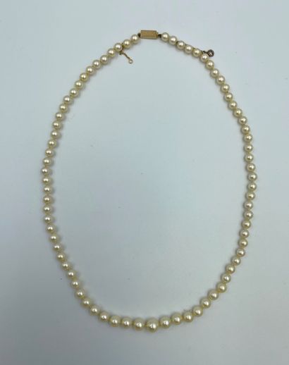 Collier composé de perles de culture de taille...