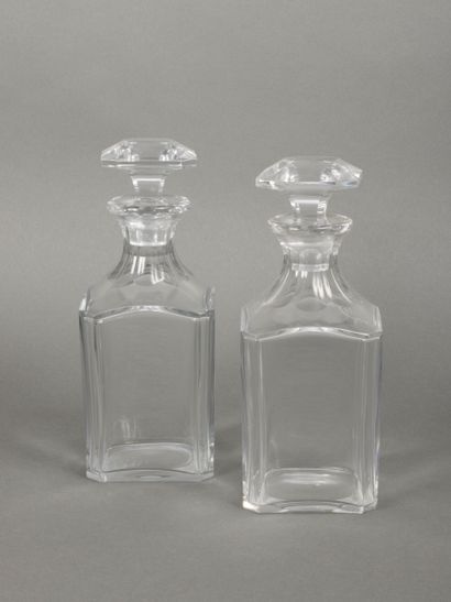 null BACCARAT, Harcourt model, 
Pair of crystal whisky decanters. 
H. 25 cm
(Very...