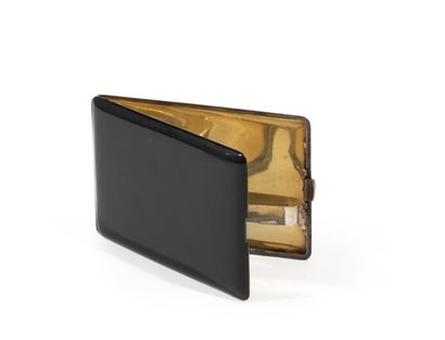 null LANCEL PARIS :
Cigarette case in silver plated metal lacquered black.
12,5 x...