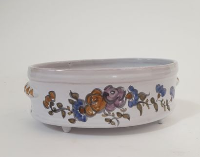 null Earthenware planter with floral design.
Signed on the back and dated 1955
8...