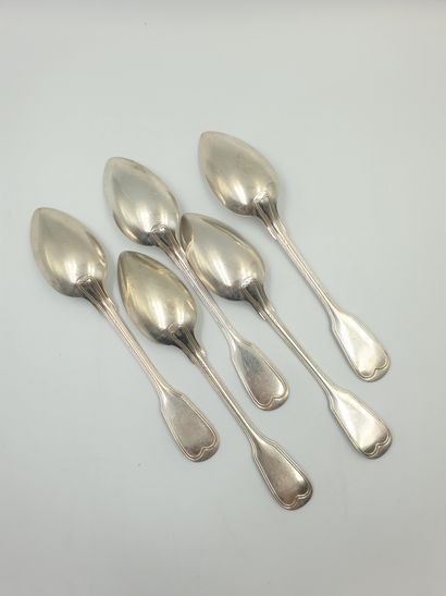 null Five 800 silver spoons, double filet design. Figures 
Weight: 318 g. approx...