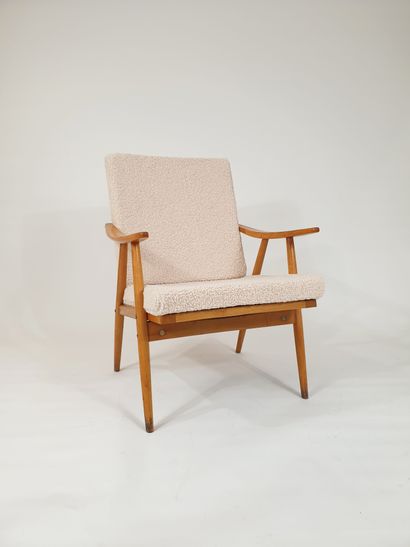 null Boomerang armchair for Ton, beech frame, cushions upholstered in beige bouclette
Czechoslovakia,...