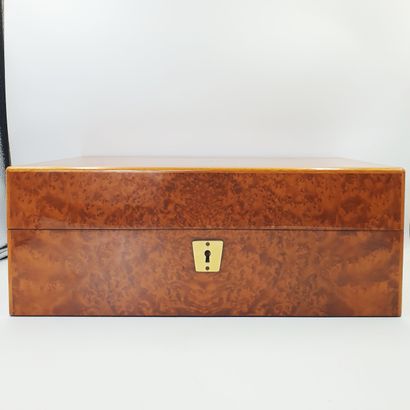 null DAVIDOFF, Elm burl veneer cigar cabinet
Removable tray with three dividers and...