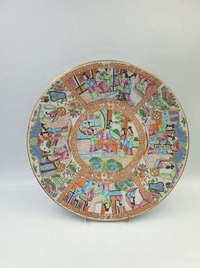 null China, Canton
Two polychrome porcelain plates with palace scenes.
Diam. 27 and...