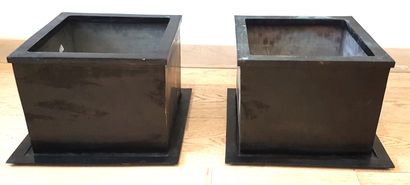 null IBU, Pair of cubic planters and their saucer in black patina bronze
Signed and...