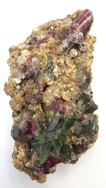 null Pink and green tourmalines with mica
3 x 9 x 4 cm