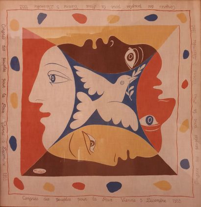 null Pablo PICASSO (1881-1973), after.
Printed commemorative scarf, featuring a dove...