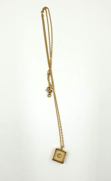 null 18k yellow gold (750‰) chain with forçat links and its 18k yellow gold (750‰)...