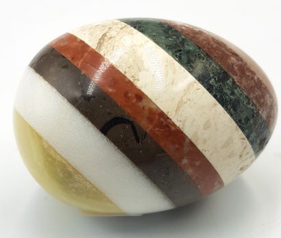 null Set of five stone eggs including hematoid quartz, rose quartz, pabradorite....