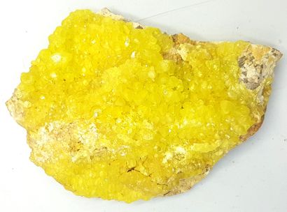 null Natural bright sulfur, United States of America 
1 x 8 x 6 cm