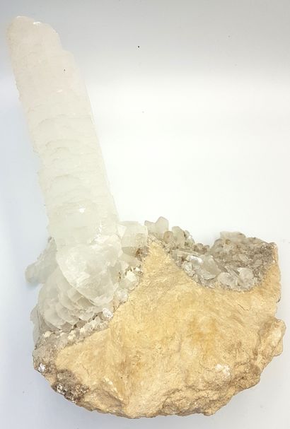 null Large block of fishbone gypsum
24 x 23 x 14 cm