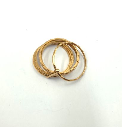 null Semainier ring in 18k (750‰) yellow gold with chased decoration.
TDD 49
Weight:...