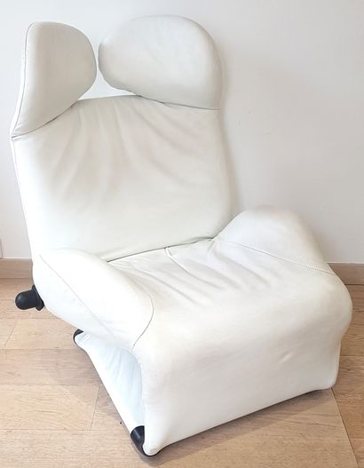 null Toshiyuki KITA (b. 1940) for Cassina, Pair of armchairs model WINK in white...