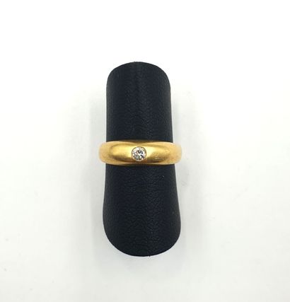 null 18k (750 ) yellow gold small finger ring set with a diamond in closed setting
TDD...