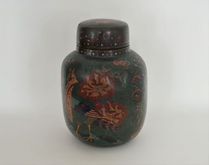 null Pot couvert en émaux cloisonnés à décor d’oiseaux et de fleurs. Chine XIXème....