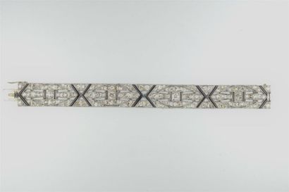 null "Bracelet ruban articulé en platine (850/oo) et or gris 18K (750/oo) composé...