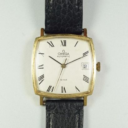 OMEGA DE VILLE Watch in 18K (750/oo) yellow gold, cushion dial with silvered back,...