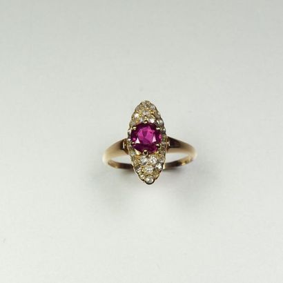 Antique marquise ring in 18K (750/oo) yellow...