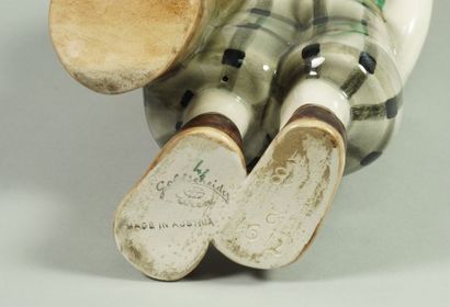Mike CRANCH (d’après) Jeune golfeur, c.1935 Céramique vernissée, marques Goldsheider...