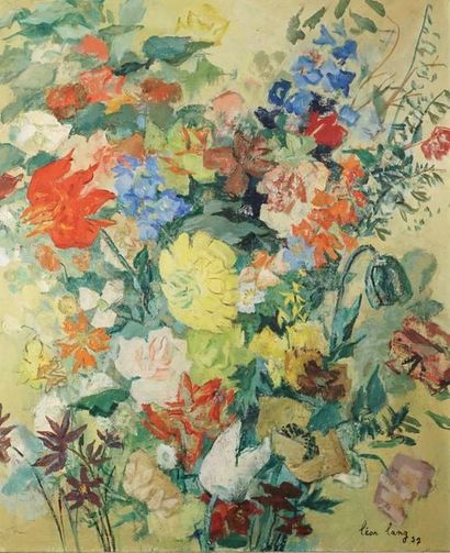 Leon LANG XX Bouquet de fleurs. Huile sur toile signée et datée 37 . 65 x 54 cm