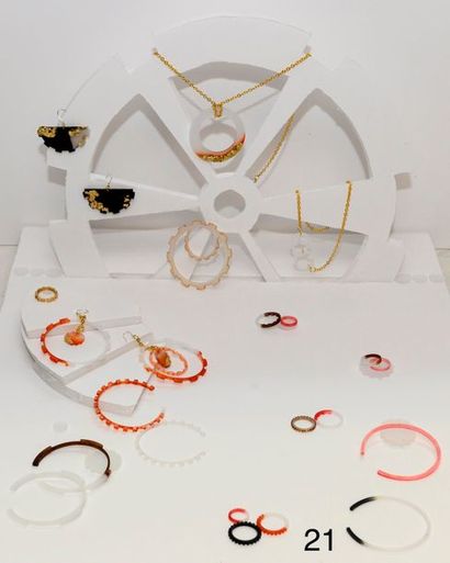 null Collection de bijoux "Engrenage" : 2 colliers, 2 BO, 6 Bracelets, bagues