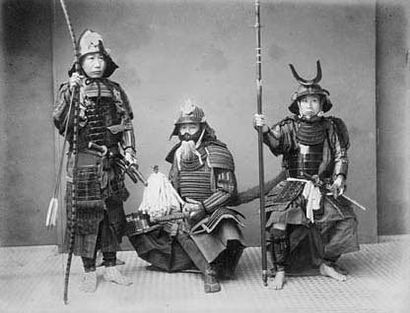 null JAPON Samouraïs en armure, ca. 1890-1900. Tirage albuminé monté sur carton,...