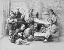 LAI AFONG 1840-1900 Chinois : jeu de Go, écriture, musique, ca. 1890. Tirage albuminé...