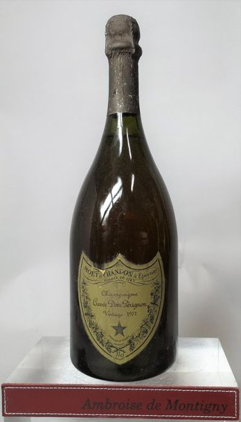 CHAMPAGNE DOM PÉRIGNON 1 bouteille. 1971. Etiquette légèrement tachée et griffée...