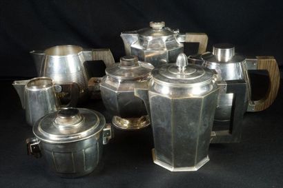 null Batch of pourers, sugar and milk jugs, various models in silvery metal