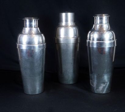 Luc LANEL (1893-1965). GALLIA pour CHRISTOFLE et divers Shakers en métal argenté...