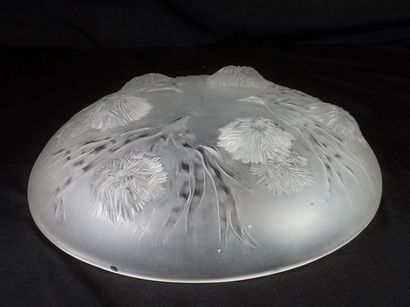 Marius Ernest SABINO (1878-1961) Opalescent glass bowl with sea urchin decoration...