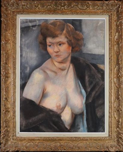 Charles KVAPIL ( 1884-1967) Femme en buste , pastel signé. 61 x 46 cm