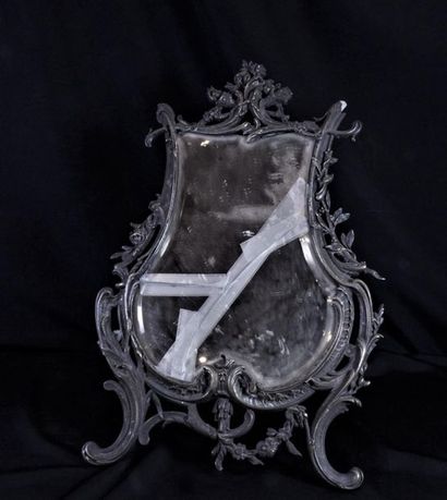 null Silver bronze frame. Dimensions: . H 41 . cm. (ice accidents)