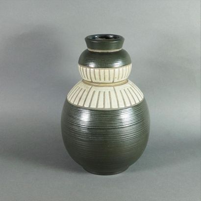 Luc LANEL . Glazed ceramic vase. Dimensions : . H 31 . cm.