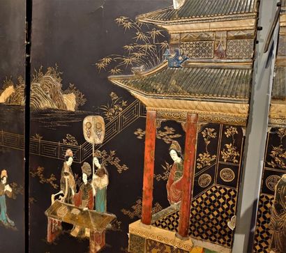 null LACQUERED WOODEN SCREEN. Six-leaf screen in black lacquered wood with inlays...