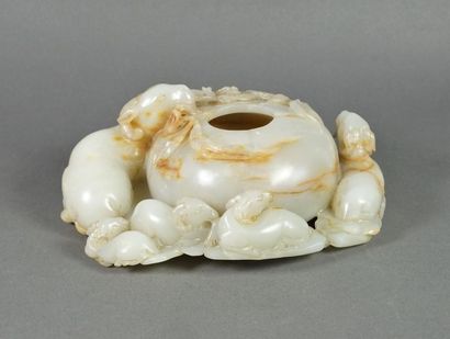 null Important brush rinsing in jade-nephrite celadon with rust veins depicting two...