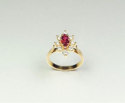 null Ring in 18K (750/oo) yellow gold centered on a shuttle ruby (stone probably...