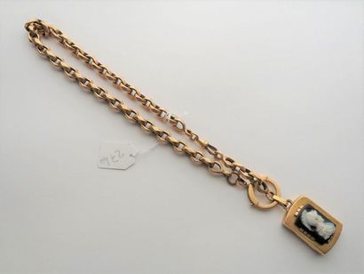 18K (750/oo) yellow gold (inner glass) pendant...