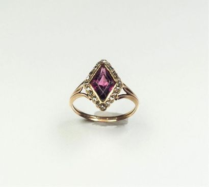 Antique ring in 18K (750/oo) yellow gold,...