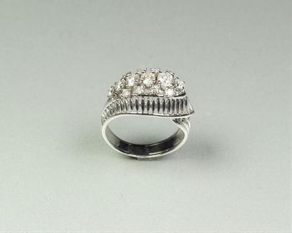 Ring in 18K (750/oo) white gold with threads...