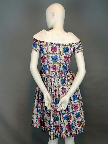 MODE VINTAGE Robe des années 50 en nylon, jupon plissé, zippée sur le côté, taille...