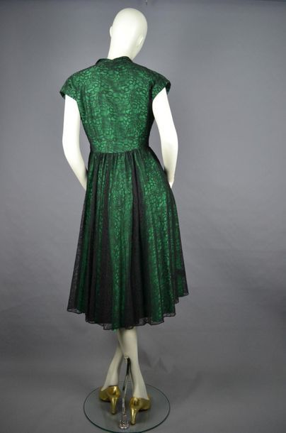 MODE VINTAGE Lace and rayon dress from the 50's from Kinross, size 36, zipped on...