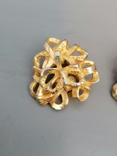 Christian LACROIX CHRISTIAN LACROIX earrings in gold plated metal, signed on the...
