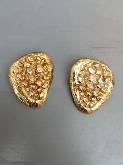 YSL YSL gold-plated metal earrings, Signature on the back. Very good condition