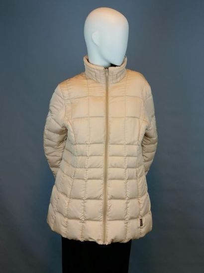 MONCLER MONCLER down jacket in real down, size 38, excellent condition.