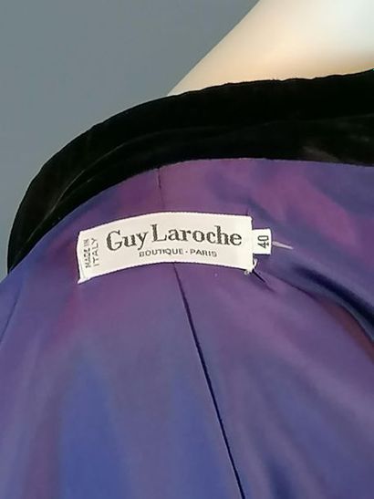 Guy LAROCHE wool cross jacket by GUY LAROCHE, velvet collar, year 80, size 40, excellent...
