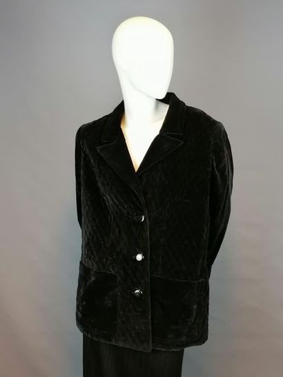Nina RICCI Quilted jacket from the house NINA RICCI, 1980's, velvet, very good condition,...