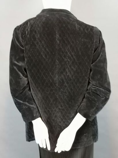 Nina RICCI Quilted jacket from the house NINA RICCI, 1980's, velvet, very good condition,...