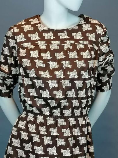 MODE VINTAGE Cotton dress from the 80's, brown background with inca birds pattern,...